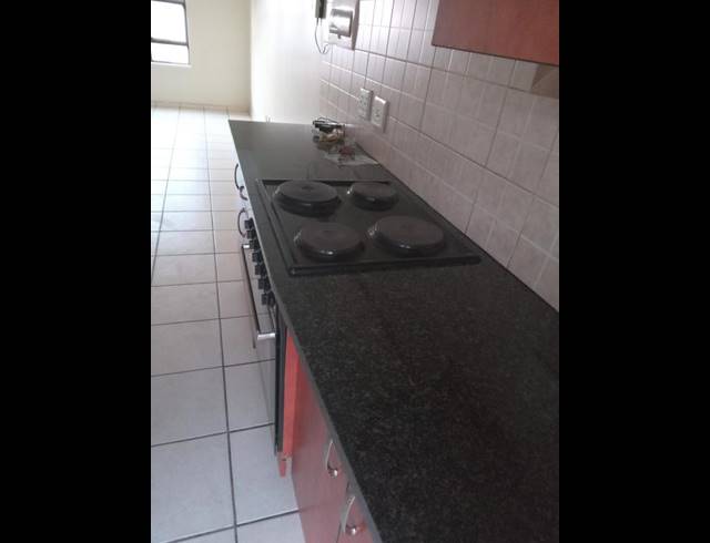 2 BEDROOM PROPERTY TO RENT IN KOSMOSDAL